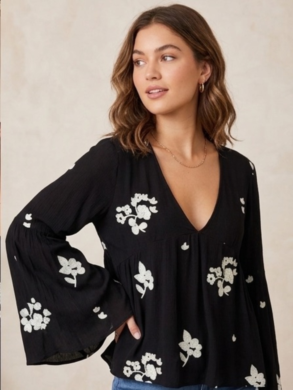ALTAR’D STATE Bohemian Floral Bell Sleeve Top M 21” p2p Black EUC